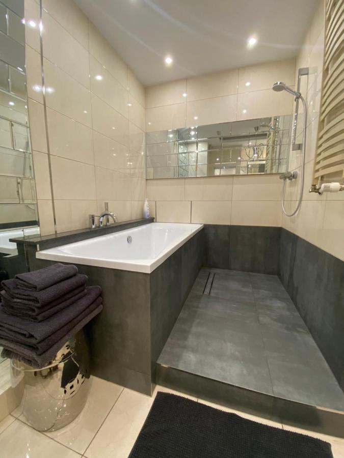 Apartament W Sercu Gdanska Z Parkingiem Podziemnym المظهر الخارجي الصورة
